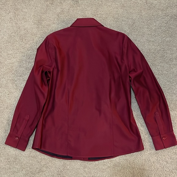 Perfect color for the upcoming Holiday Season, a warm rich red - Picture 4 of 8